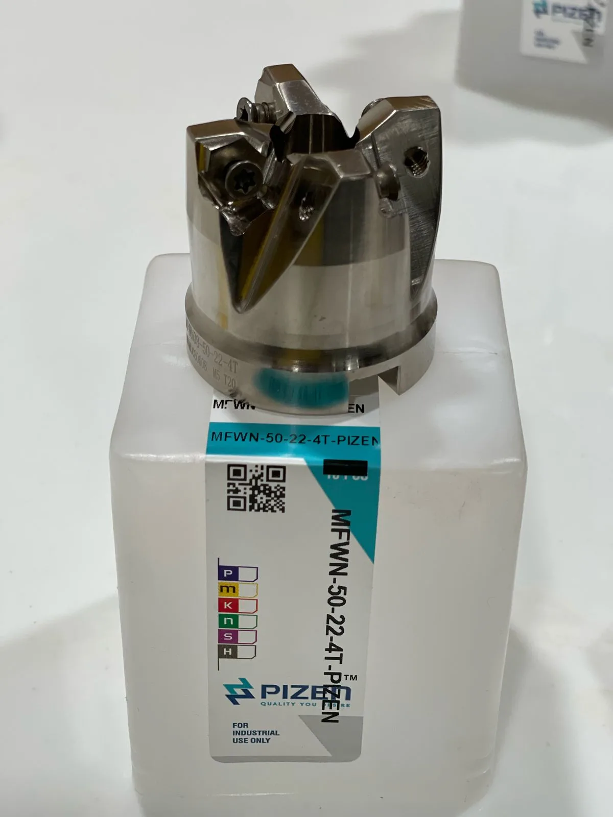 Indexable Cutters EMR-6R-32-C32-400L (RPMT 1204)