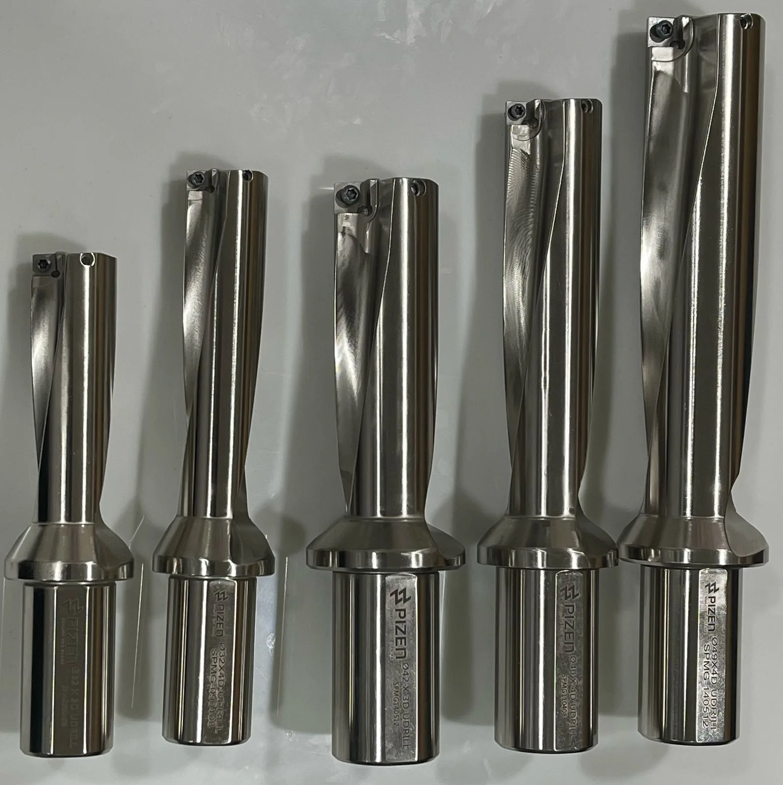 Carbide Drills — D11.7-70-130-55HRC